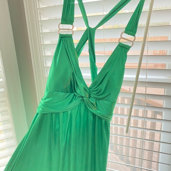 Gown - Picture 2 of 5